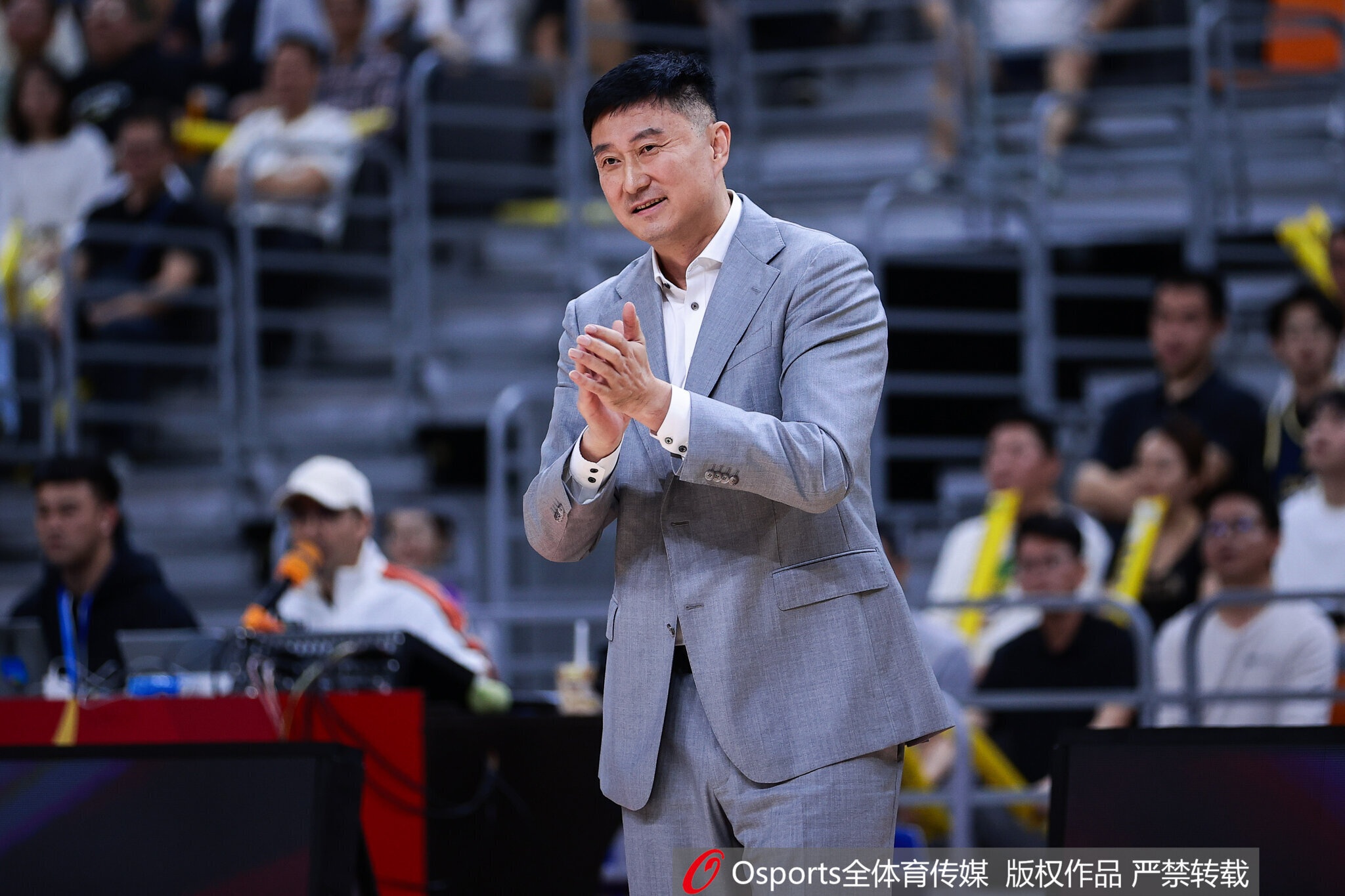 杜锋:北京招兵买马引进了很多优秀的球员 拿下比赛非常不容易