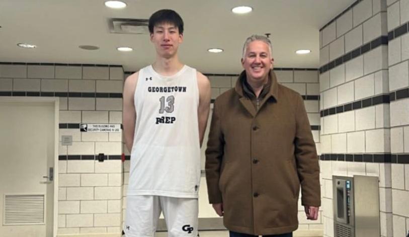 开云体育下载-夺冠+MVP!中国男篮18岁2米15新星崛起闪耀:曾单场轰30+8真猛